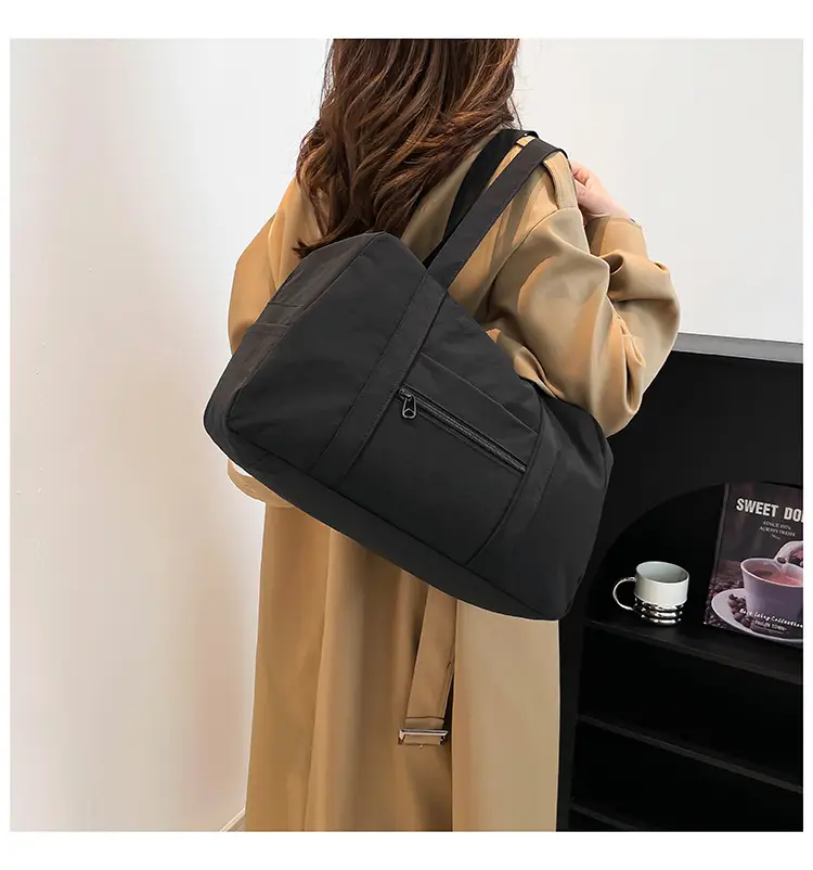 2026 Green Nylon Travel Shoulder Bag Large Capacity — feature 18