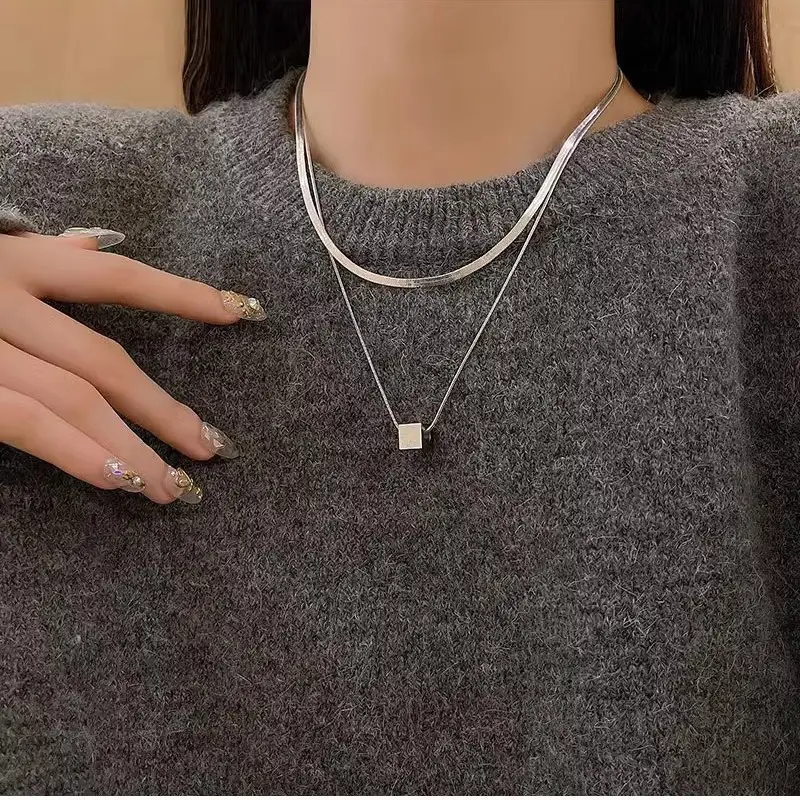 Women's Titanium Geometric Necklace Double Layer Light Luxury - Image 4