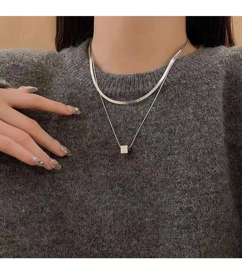 Women's Titanium Geometric Necklace Double Layer Light Luxury — feature 1