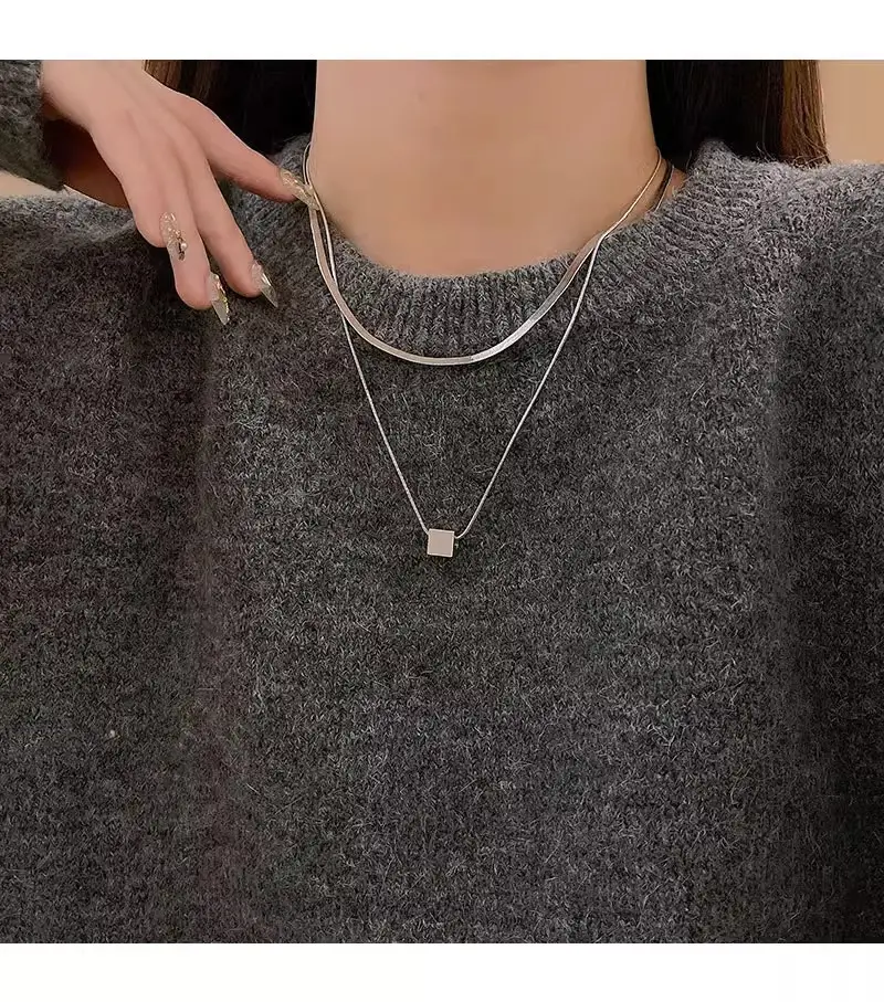 Women's Titanium Geometric Necklace Double Layer Light Luxury — feature 2