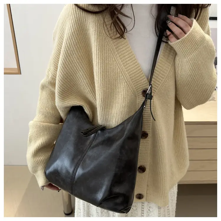 Women's Black Leather Shoulder Crossbody Bag 2024 — feature 17