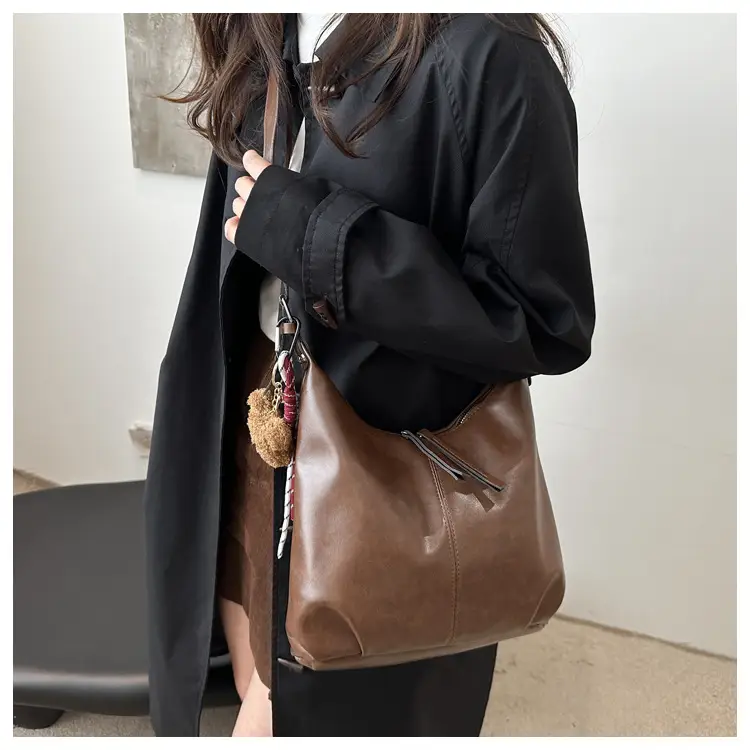 Women's Black Leather Shoulder Crossbody Bag 2024 — feature 8