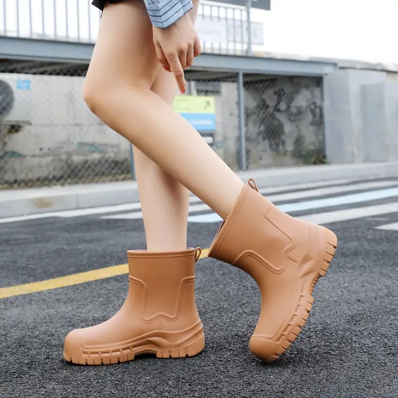 Women's Mid-barrel Rain Boots Fashionable Waterproof Anti-slip Rubber Shoes Good-looking Rain Boots Women's Adult Four Seasons Water Shoes Water Boots - Image 4