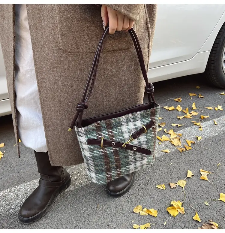 Women's Crossbody Bag Brown Retro Textured 2024 — feature 15