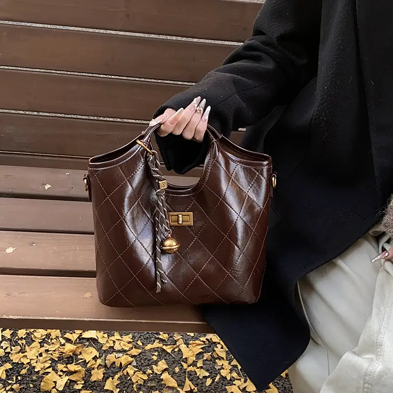 Vintage Brown Diamond Lattice Shoulder Bag for Women - Image 4