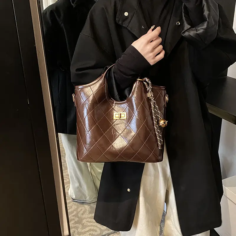 Vintage Brown Diamond Lattice Shoulder Bag for Women - Image 5