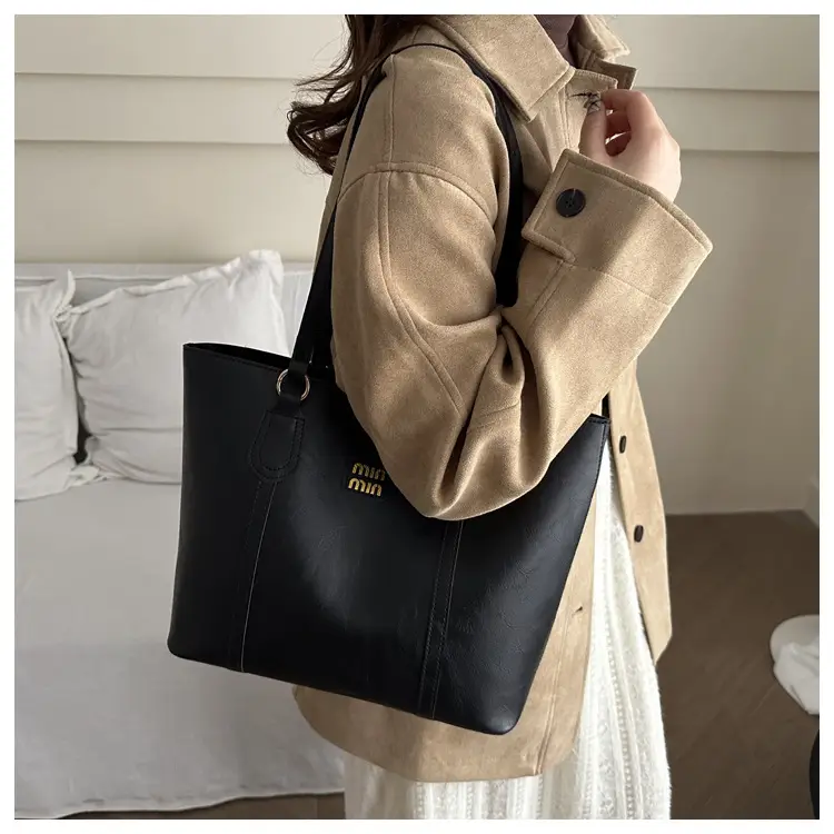 Women's Black Leather Tote Bag with Shoulder Strap — feature 10