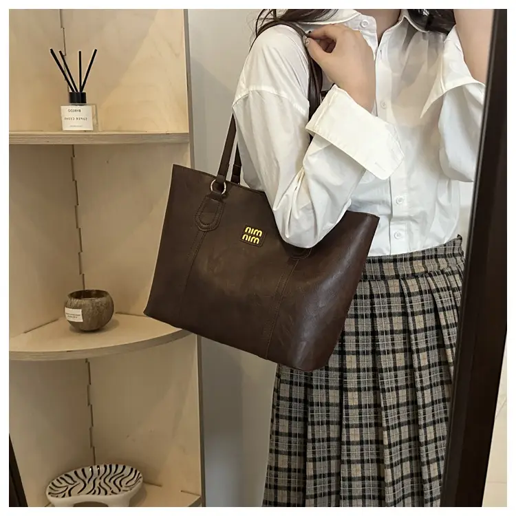 Women's Black Leather Tote Bag with Shoulder Strap — feature 16