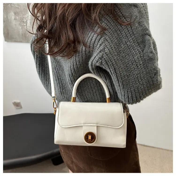 Women's Red Leather Shoulder Bag 2024 New Style — feature 10