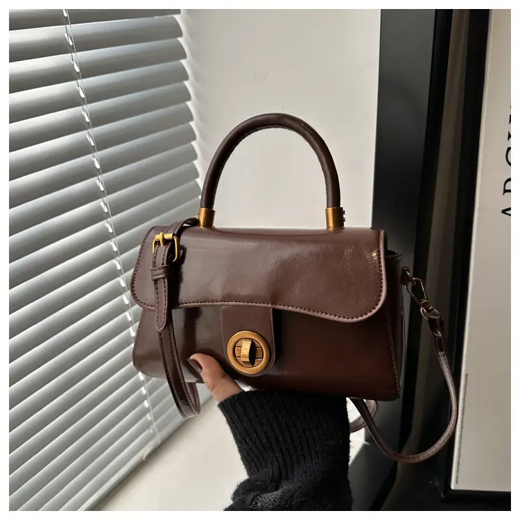 Women's Red Leather Shoulder Bag 2024 New Style — feature 20