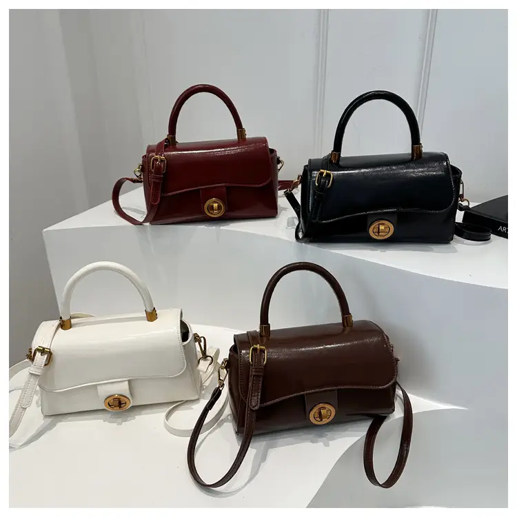 Women's Red Leather Shoulder Bag 2024 New Style — feature 21