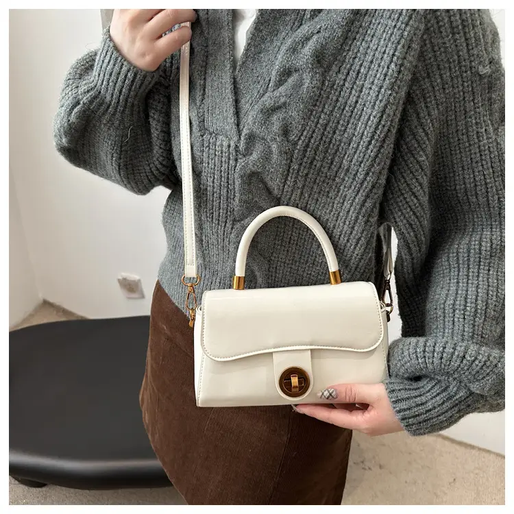 Women's Red Leather Shoulder Bag 2024 New Style — feature 9