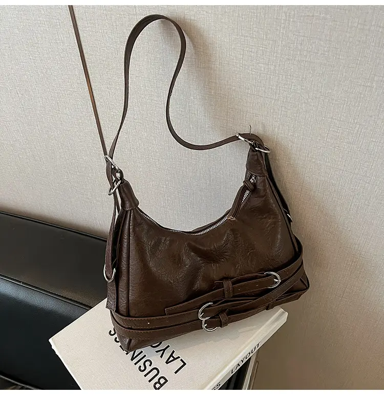 Maillard Retro Crossbody Bag Large Capacity Brown Leather — feature 19