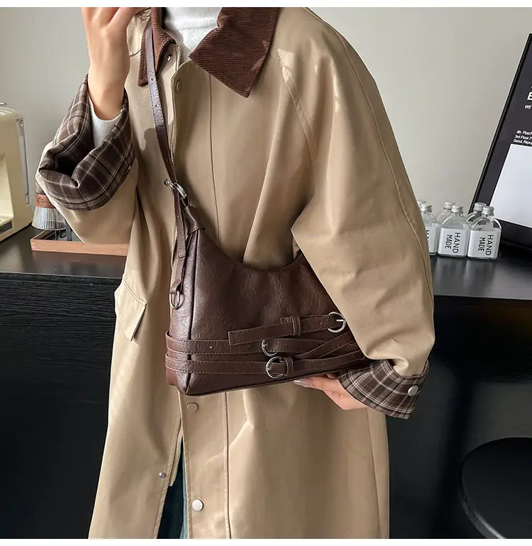 Maillard Retro Crossbody Bag Large Capacity Brown Leather — feature 8