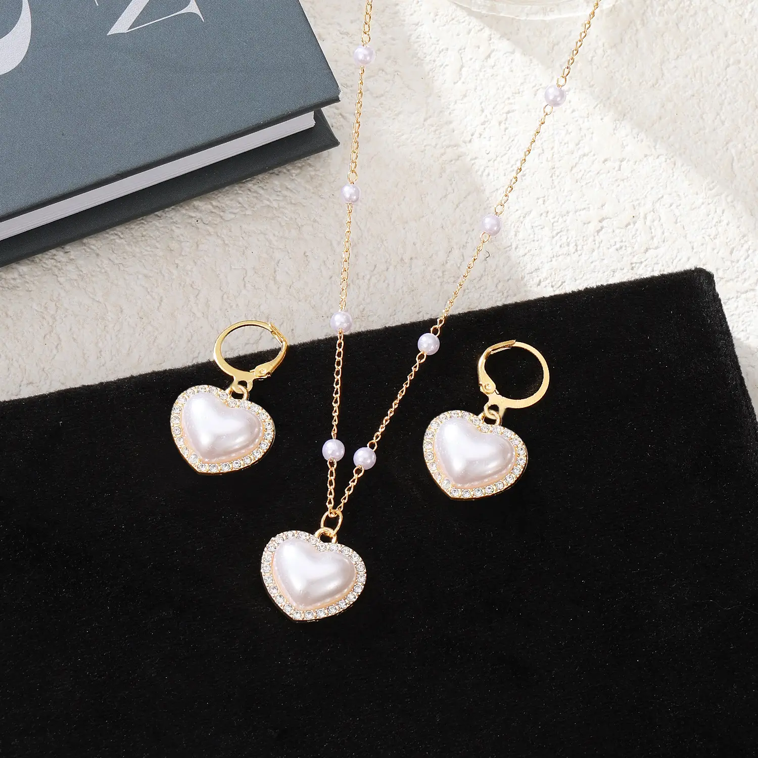 Gold Pearl Diamond Necklace Set for Women — feature 2