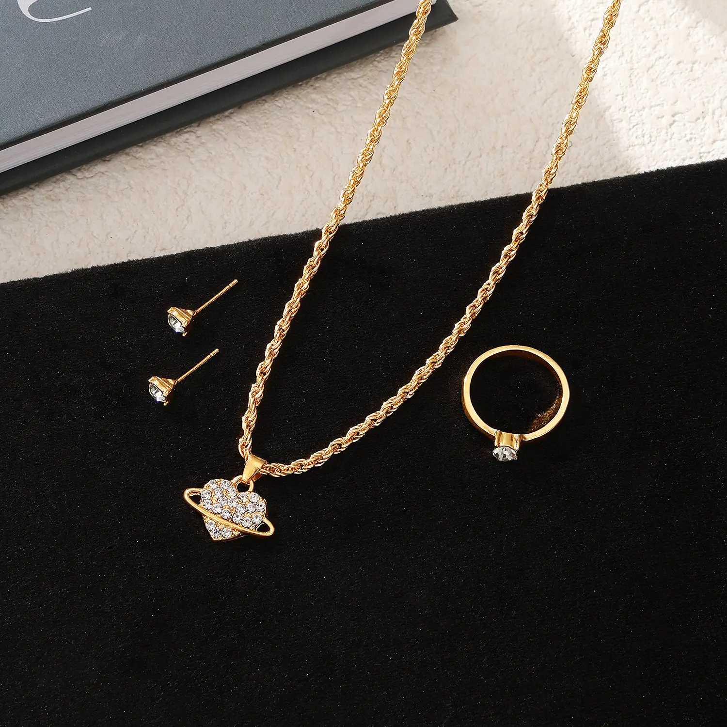Gold Pearl Diamond Necklace Set for Women — feature 3