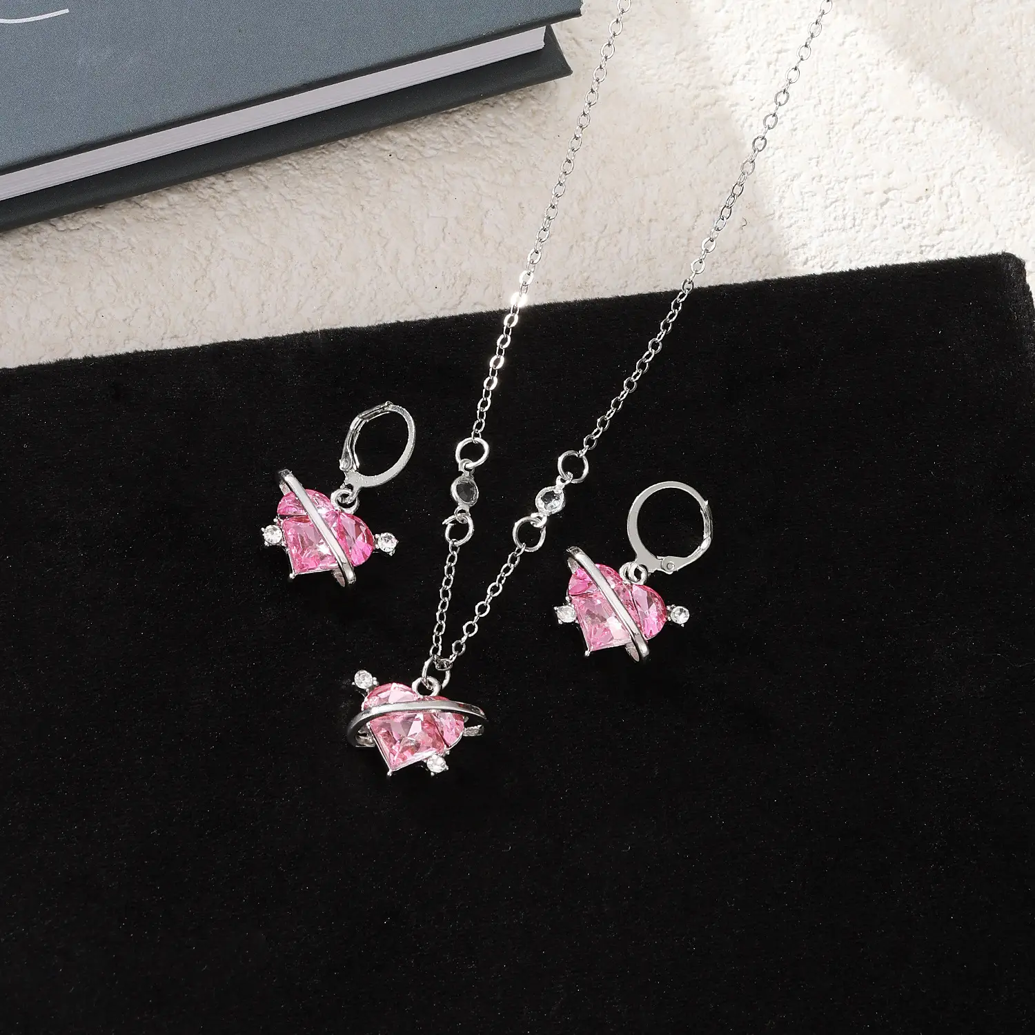Gold Pearl Diamond Necklace Set for Women — feature 5