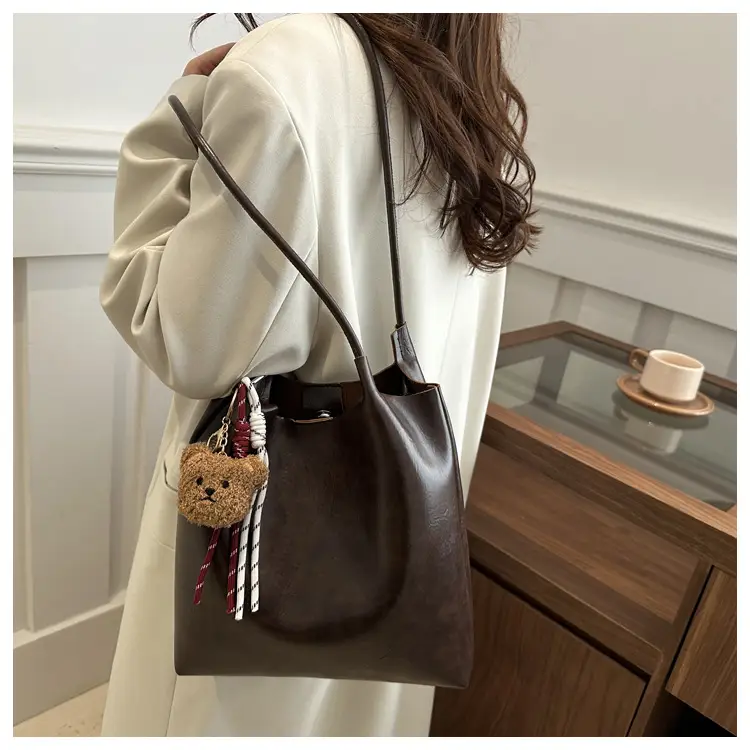 Black Leather Shoulder Bag for Women 2024 Winter — feature 14