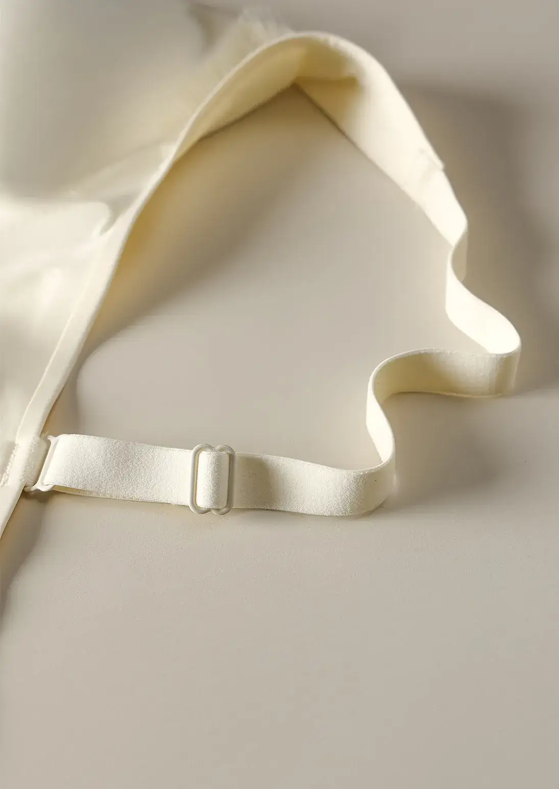 Black Seamless Women's Bra with Adjustable Straps — feature 19