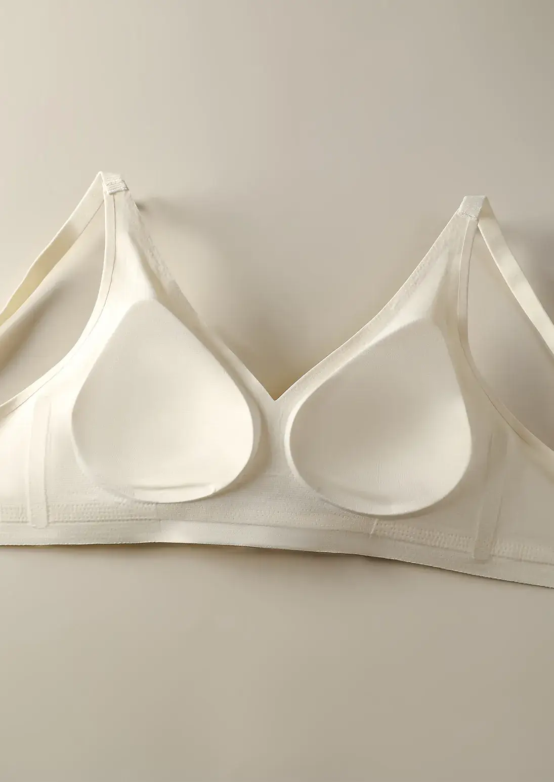 Black Seamless Women's Bra with Adjustable Straps — feature 21