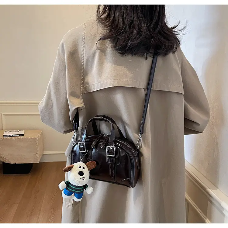 Trendy Women's Melard Shoulder Crossbody Bag with Cute Toy Hook — feature 25