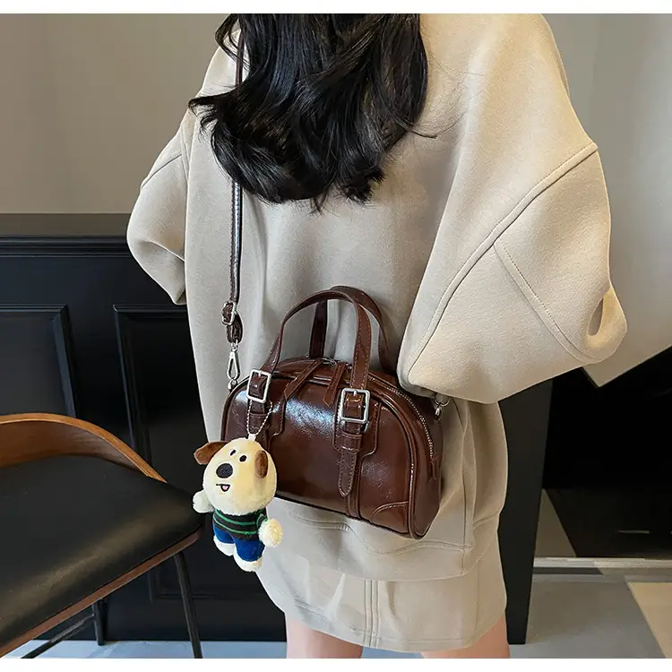 Trendy Women's Melard Shoulder Crossbody Bag with Cute Toy Hook — feature 9