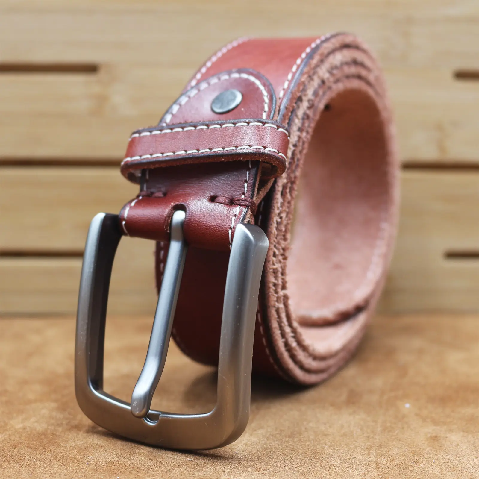 Men's Cowhide Belt with Retro Vegetable Buckle — feature 16