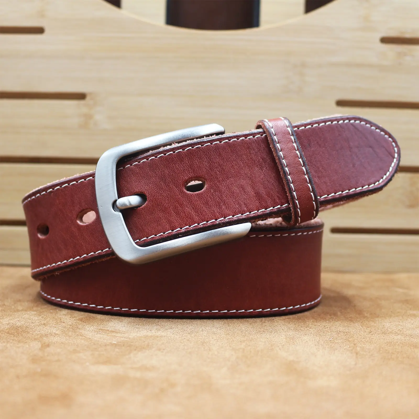 Men's Cowhide Belt with Retro Vegetable Buckle — feature 19