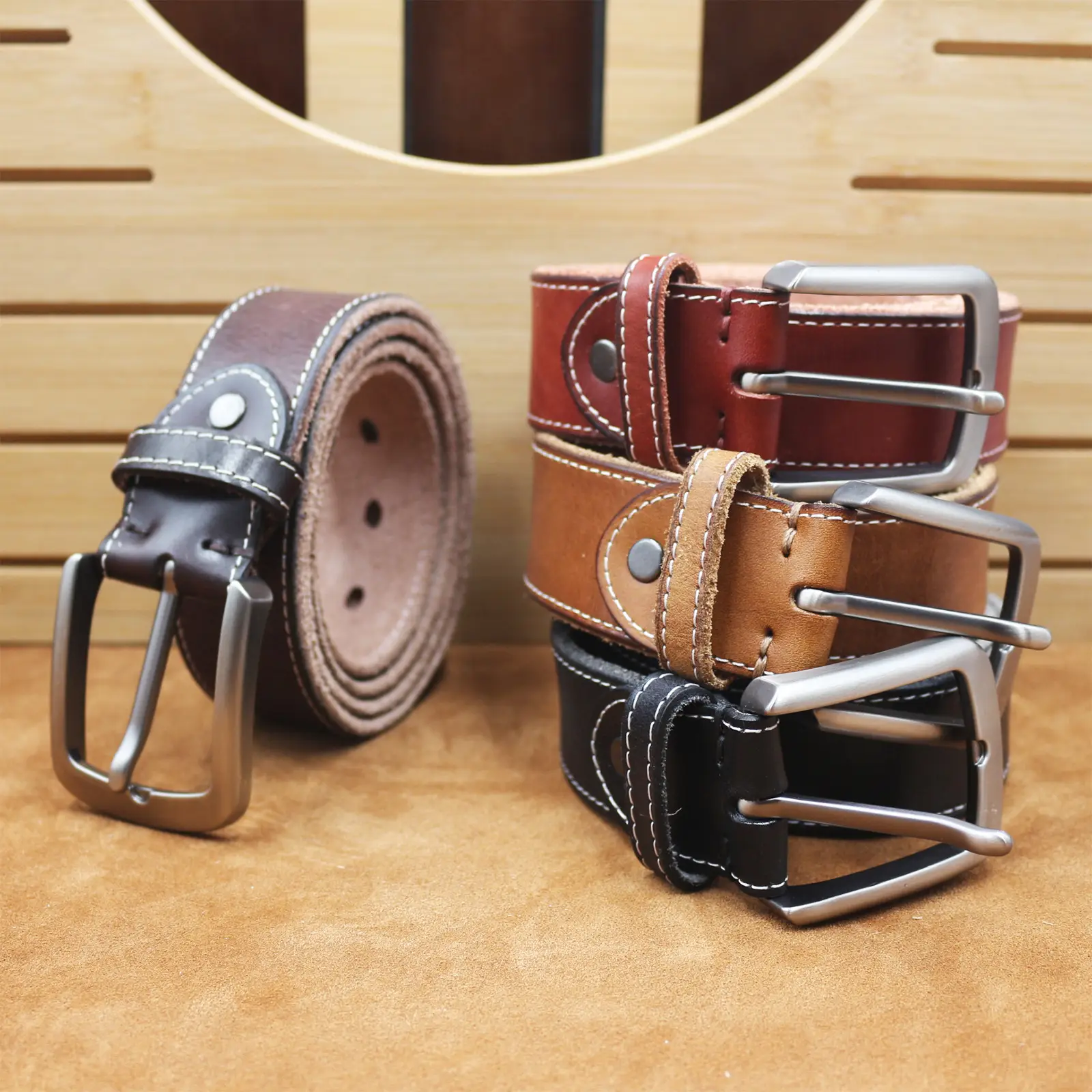 Men's Cowhide Belt with Retro Vegetable Buckle — feature 2