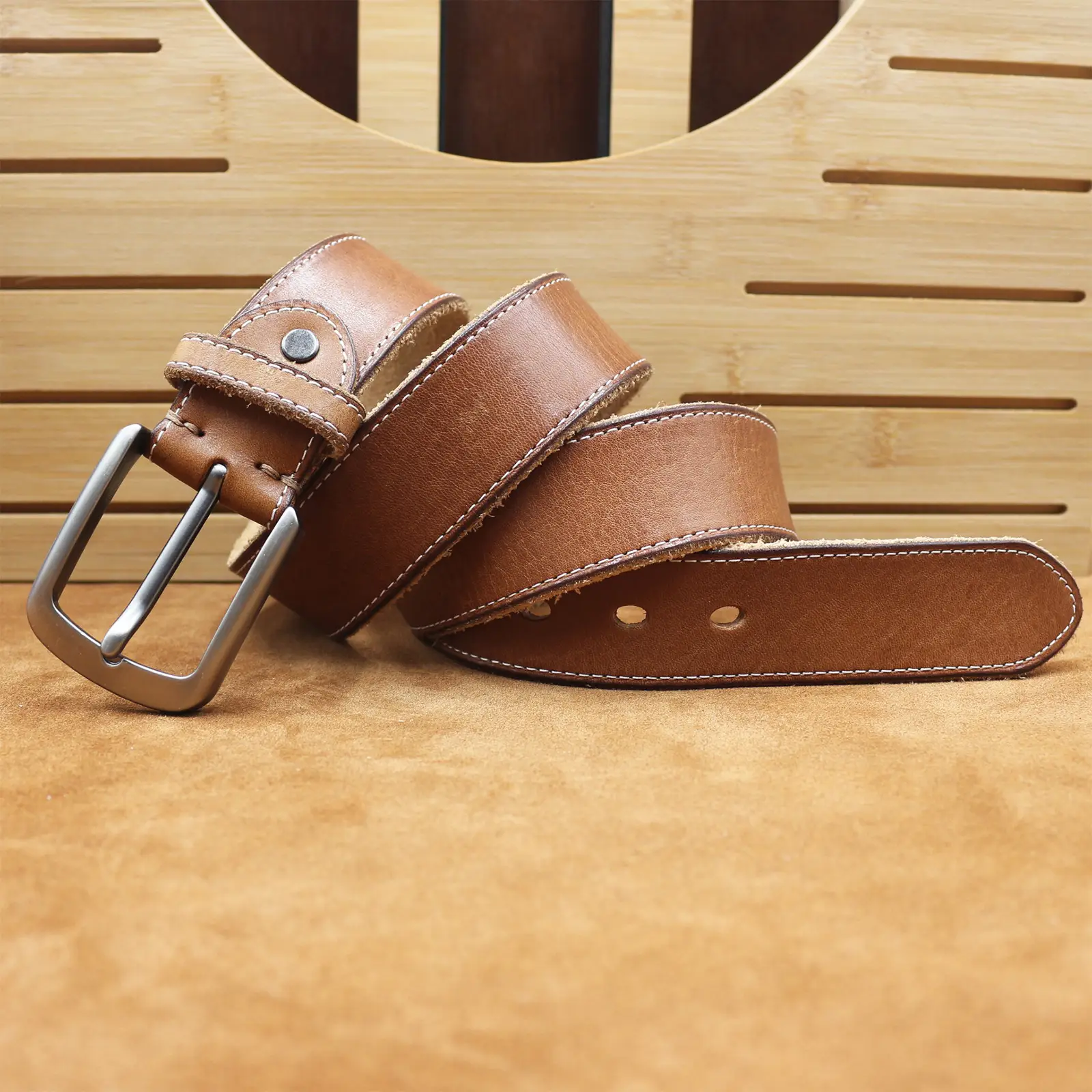 Men's Cowhide Belt with Retro Vegetable Buckle — feature 23