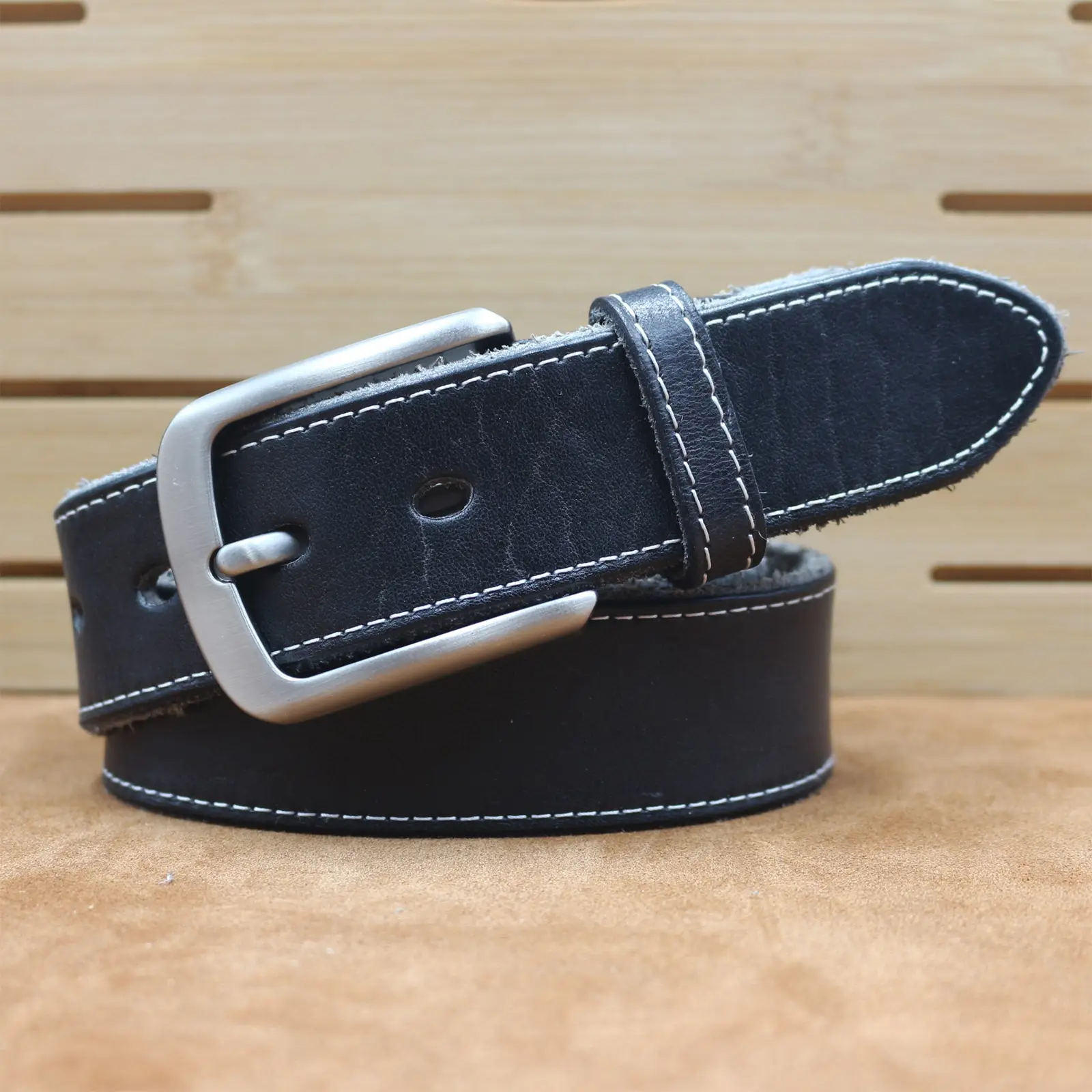 Men's Cowhide Belt with Retro Vegetable Buckle — feature 7