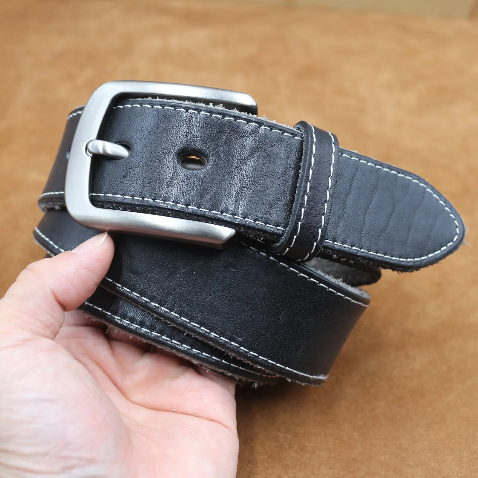Men's Cowhide Belt with Retro Vegetable Buckle — feature 8