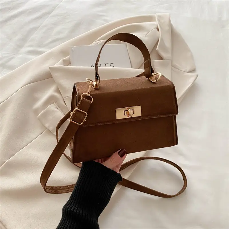 2024 Red Leather Shoulder Bag with Gold Clasp - Image 3