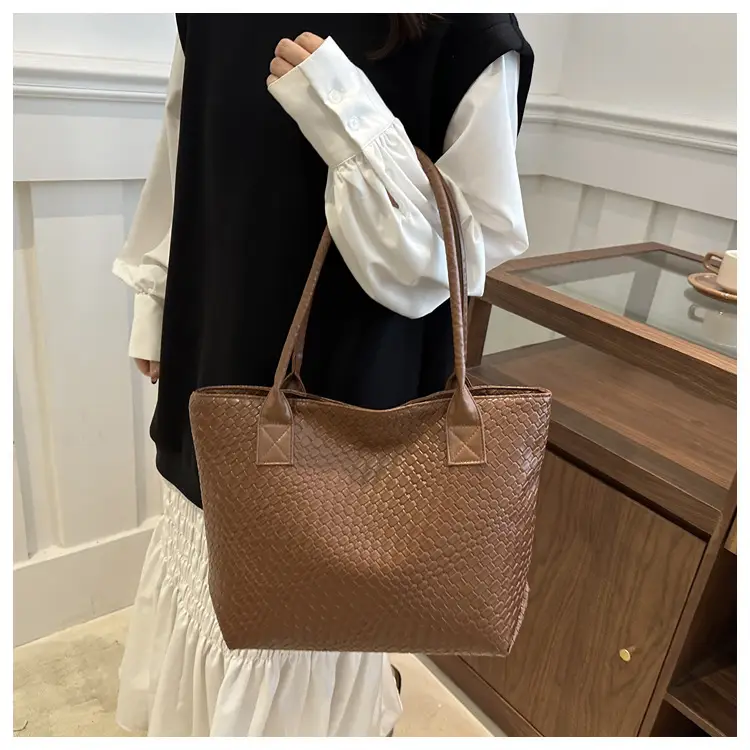Women Woven Shoulder Bag Large Capacity Brown — feature 16