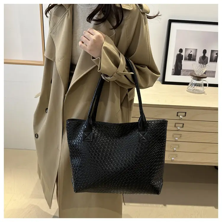 Women Woven Shoulder Bag Large Capacity Brown — feature 19