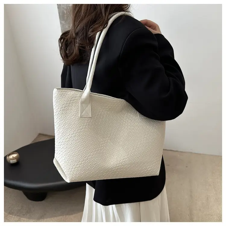 Women Woven Shoulder Bag Large Capacity Brown — feature 8