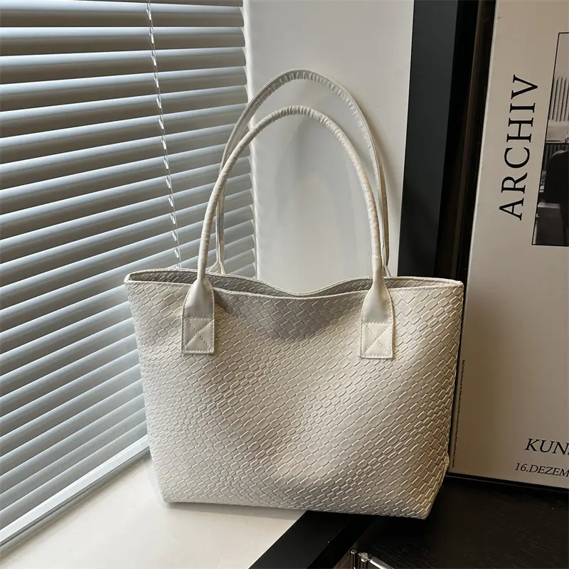 Women Woven Shoulder Bag Large Capacity Brown - Image 3