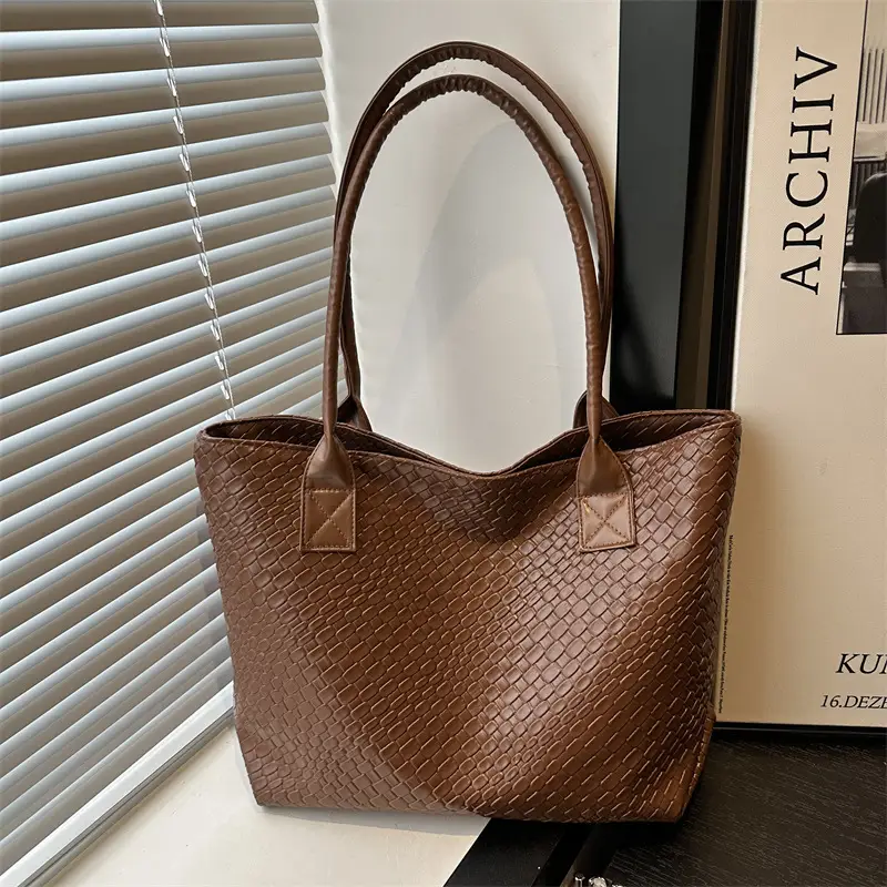 Women Woven Shoulder Bag Large Capacity Brown - Image 5