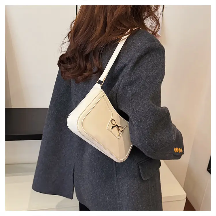 2024 Winter Bow Zipper Shoulder Bag Black — feature 22