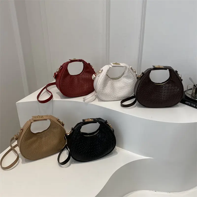 Vintage Women's Woven Shoulder Bag Brown 2024 - Image 6