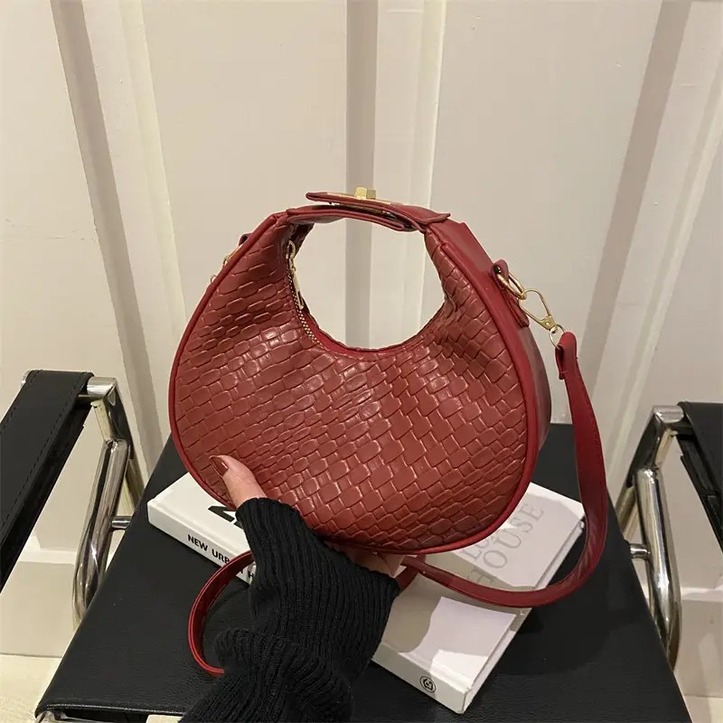 Vintage Women's Woven Shoulder Bag Brown 2024 - Image 8