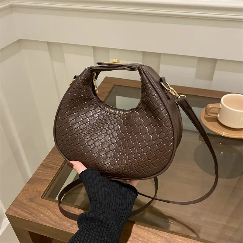 Vintage Women's Woven Shoulder Bag Brown 2024 - Image 9