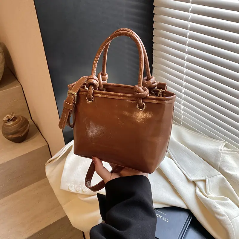 Retro Textured Brown Shoulder Bag 2024 Winter New - Image 8
