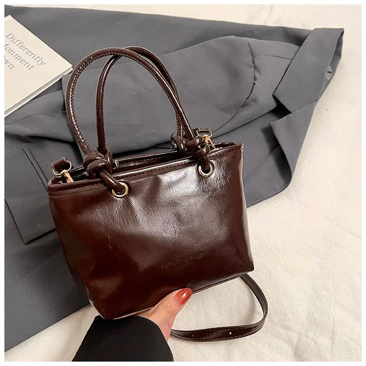 Retro Textured Brown Shoulder Bag 2024 Winter New — feature 20