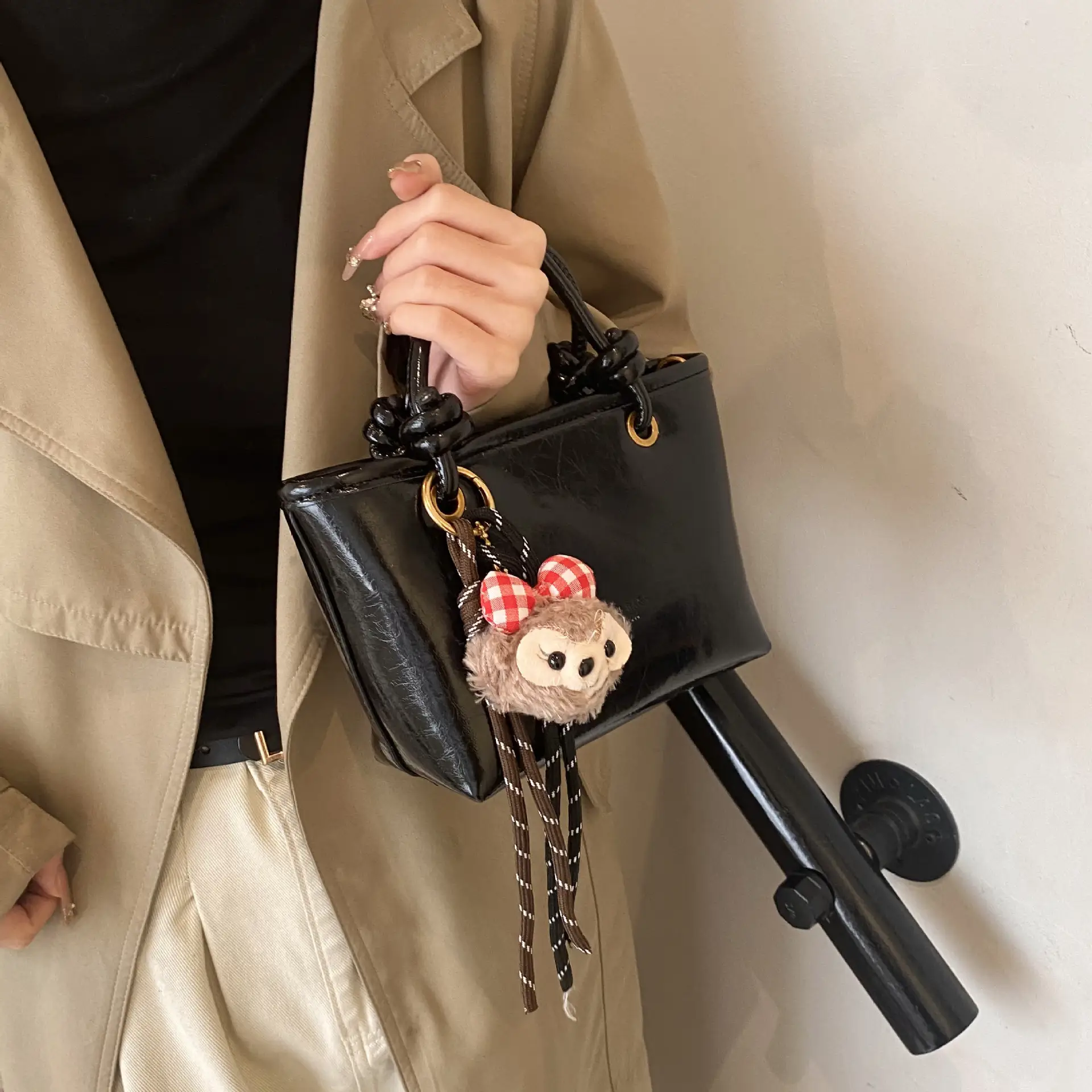 Women's Retro Niche Shoulder Bag Brown Large Capacity - Image 8