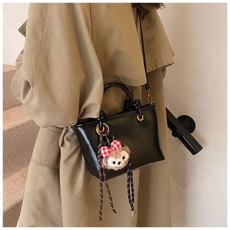 Women's Retro Niche Shoulder Bag Brown Large Capacity — feature 11