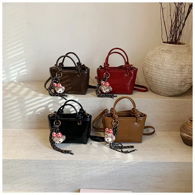 Women's Retro Niche Shoulder Bag Brown Large Capacity — feature 25