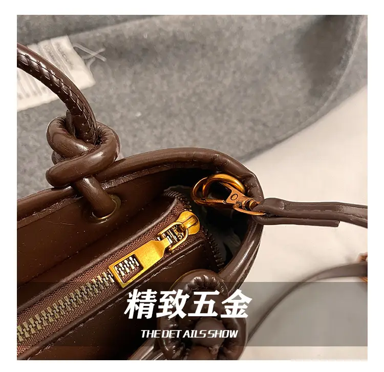 Women's Retro Niche Shoulder Bag Brown Large Capacity — feature 3
