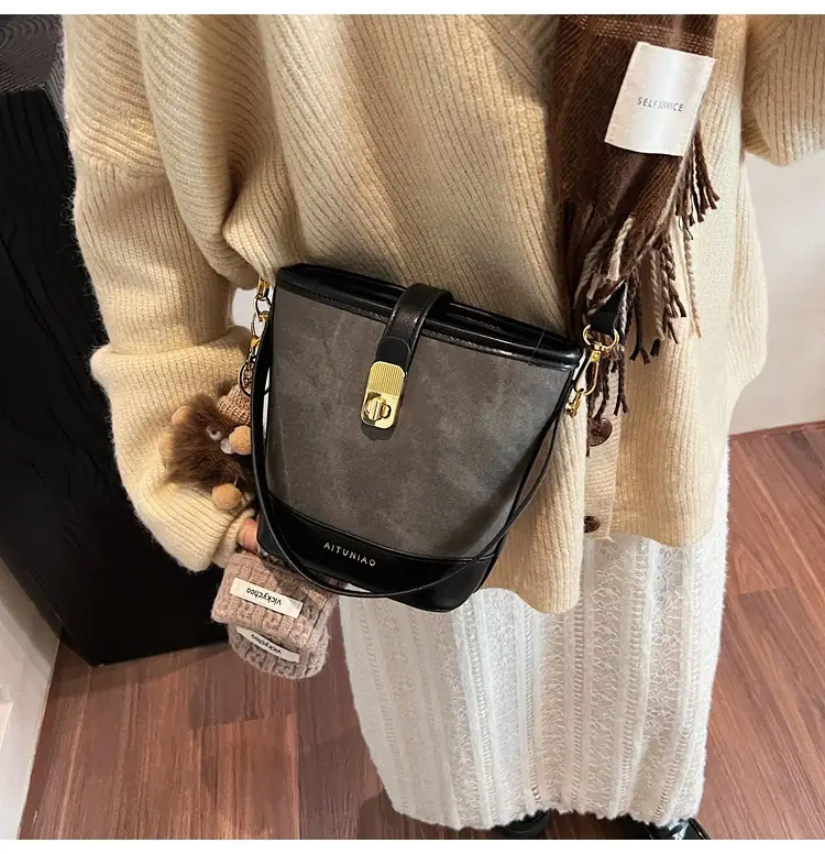 Women's High-end Canvas Shoulder Bag with Gold Clasp — feature 22