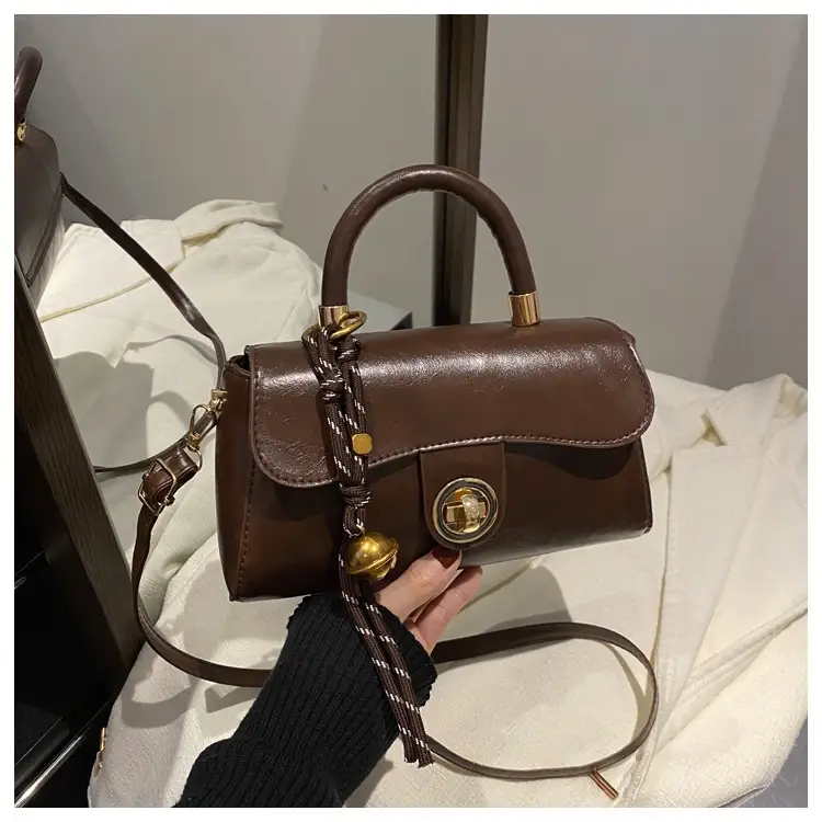 Women's Green Square Shoulder Bag with Chain Strap — feature 12
